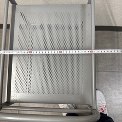 IKEA キャスター付きワゴンの画像