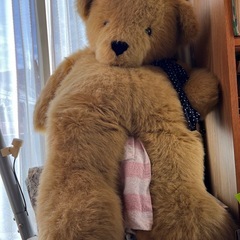 大きなくまのぬいぐるみ