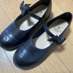 シューズ　22センチ