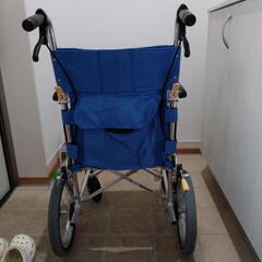 折りたたみ軽量車椅子の画像
