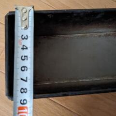 使い込んだパウンド型の画像