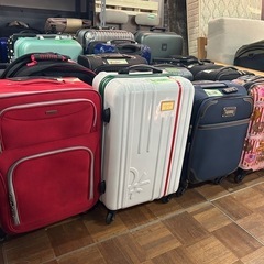 800円〜　カバン、スーツケースの大セール‼️の画像