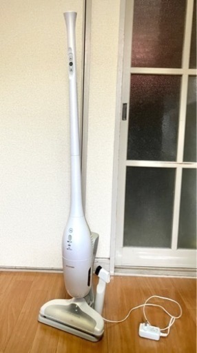 (引渡者決まりました)アイリスオーヤマ　充電式掃除機 KIC-SDC3-W