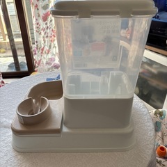 ペット用自動給餌器の画像