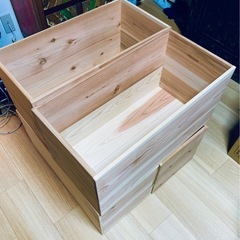 りんご箱 4個　　　本棚　