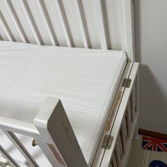 ベビーベッドの画像