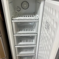 受け渡し者決定しました。すみません。冷凍庫