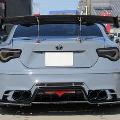 トヨタ　８６　ＧＴリミテッド　ブラックパッケージ ６ＭＴ　期間限定カラー　ＶＡＲＩＳフロントエアロ　ＲＯＷＥＮサイド／リアエアロ／ボンネット／フェンダー／マフラー／タワーバー　ＨＫＳスーパーチャージャー　ブレンボキャリパー　車高調　ワンオフヘッドの画像