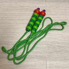 エリックカール　はらぺこあおむしの縄跳び