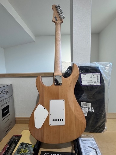 YAMAHA ( ヤマハ ) Pacifica112V YNS エレキギターPACIFICA（パシフィカ）その他8点付き
