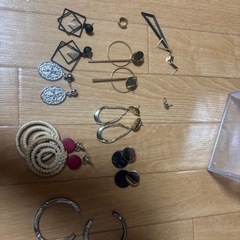 ピアス　各５円　3/16日まで　