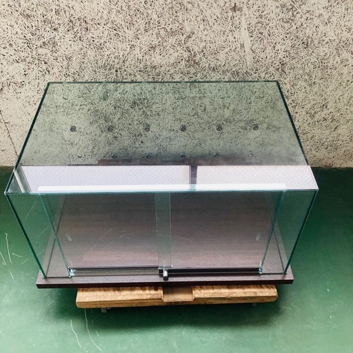 値下げ　ガラスショーケース　鍵付きショーケース　飾り棚　ディスプレイケース