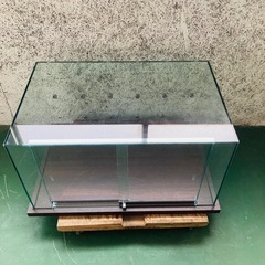 ガラスショーケース　鍵付きショーケース　飾り棚　ディスプレイケースの画像