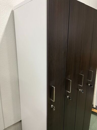 スマイル 4人用 木製扉 スチールロッカー 事務 オフィス 幅90cm×奥行54cm×高さ180cm