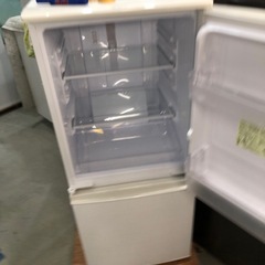 シャープ 冷蔵庫 2018年製 137L 配送可【シャープ】137L冷蔵庫☆2018年製 クリーニング済/6ヶ月保証付 管理