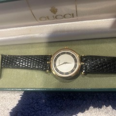 【定価24万円】GUCCI 時計　箱付きの画像