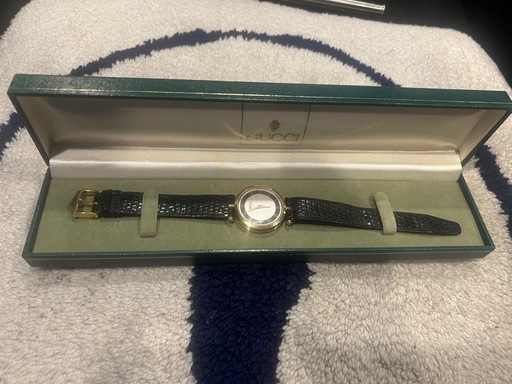 【定価24万円】GUCCI 時計　箱付き