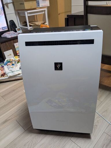 シャープ 除加湿空気清浄機 ホワイト系 KC-HD70-W