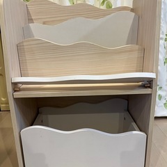 取引決定　絵本棚