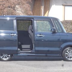 家で買える！R6年 新型Ｎ-ＢＯＸカスタム４ＷＤ！検9/3迄！大型ナビ全方位パノラマカメラＴＶ！両側スライドドア！ＬＥＤライト！国定駅４キロor伊勢崎駅７キロor前橋駅13キロの画像