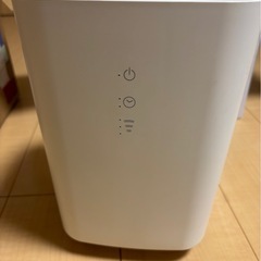 ハイブリッドアロマ加湿器、コンパクトなデザインで使いやすい。の画像
