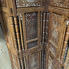 衝立 透かし彫り 天然木 4連パーティション、Usedの画像