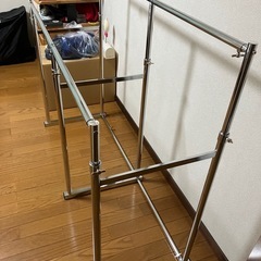 ハンガーラック　ステンレス製　2段式　 押入れ　収納　
たくさんかけられますの画像