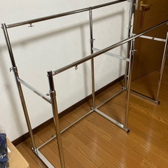 ハンガーラック　ステンレス製　2段式　 押入れ　収納　
たくさんかけられますの画像