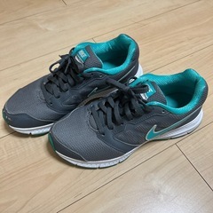 NIKE スニーカーの画像