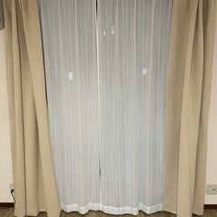 カーテンの画像