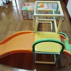 【 アンパンマン うちの子天才ジャングルパーク ボール付き 】の画像