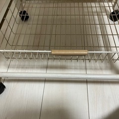 コンパクトなキッチンラックの画像