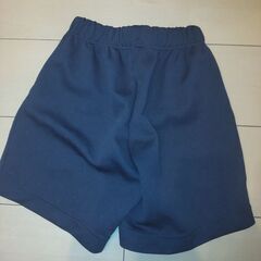 (代理) 譲ってください。川越市立名細小学校の体操着のクォーターパンツを譲ってくださる方を探しています。  体操服·体育着（男女兼用、男の子用 − 埼玉県