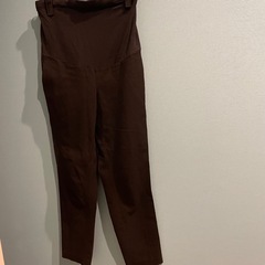 UNIQLOマタニティパンツ2つの画像