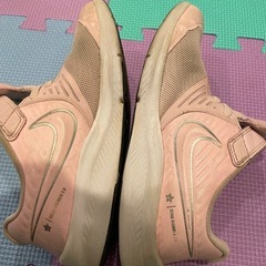 🌸NIKEスニーカー22の画像