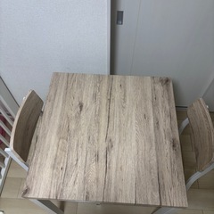 【3/22受取日指定】2人掛けダイニングテーブルの画像