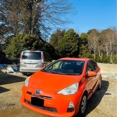 平成 25トヨタ アクア 車検　8年／10 月