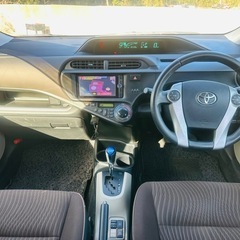 平成 25トヨタ アクア 車検　8年／10 月の画像