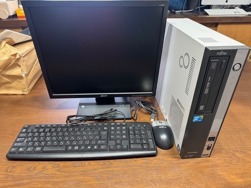 デスクトップパソコン Fujitsu esprimo D550