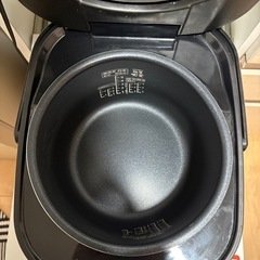 【値下げしました】炊飯器 アイリスオーヤマ極厚火釜 5.5合の画像