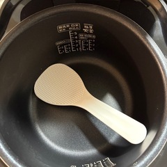 【値下げしました】炊飯器 アイリスオーヤマ極厚火釜 5.5合の画像
