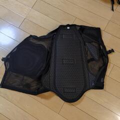 コミネ　バイク上半身プロテクターの画像