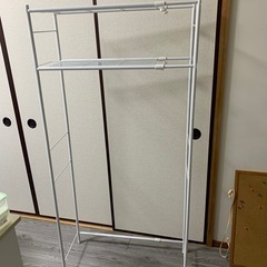 伸縮性洗濯機ラック