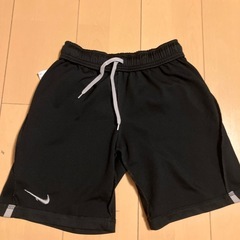NIKEハーフパンツ120-130センチの画像