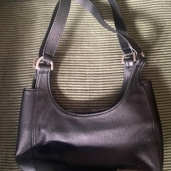 クロムハーツ CHROME HEARTS 黒いレザーショルダーバッグ