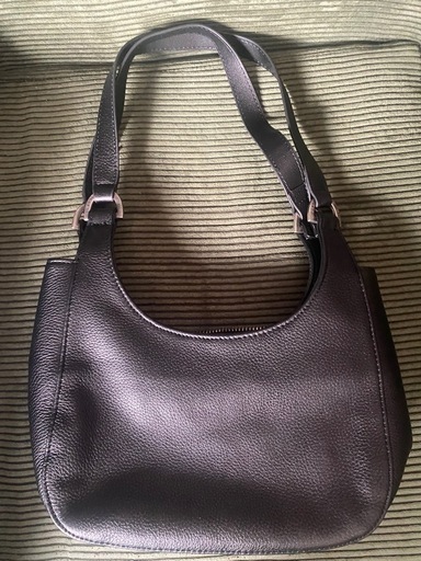 クロムハーツ CHROME HEARTS 黒いレザーショルダーバッグ