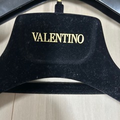 【まとめて】ハイブランドハンガー3本＋コーチ　衣装袋 　VALENTINO VERSACE DOLCE& GABBANAの画像