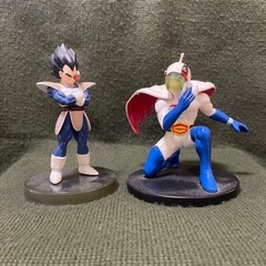 フィギュア4体の画像