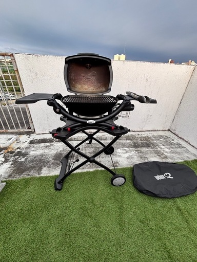 ウェーバー（Weber）BBQグリル　脚付き