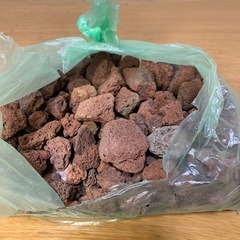 溶岩石700g.